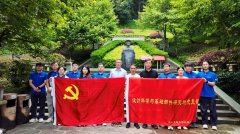<b>引领青年学子走出尝试室堂和书本</b>
